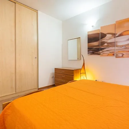 Nora Holiday home Pula